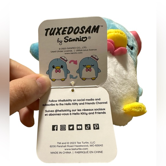TeeTurtle™ Hello Kitty® And Friends Reversible Tuxedo Sam NWT - Picture 7 of 7